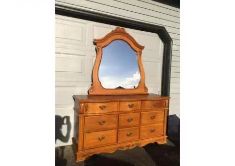 LARGE 9 drawer Victorian design bedroom dresser with fancy mirror oak honey brown